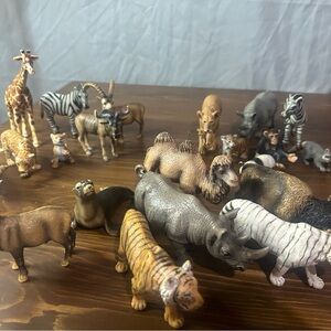 BIG SCHLEICH FIGURINE LOT 25 Animals And Dinosaurs